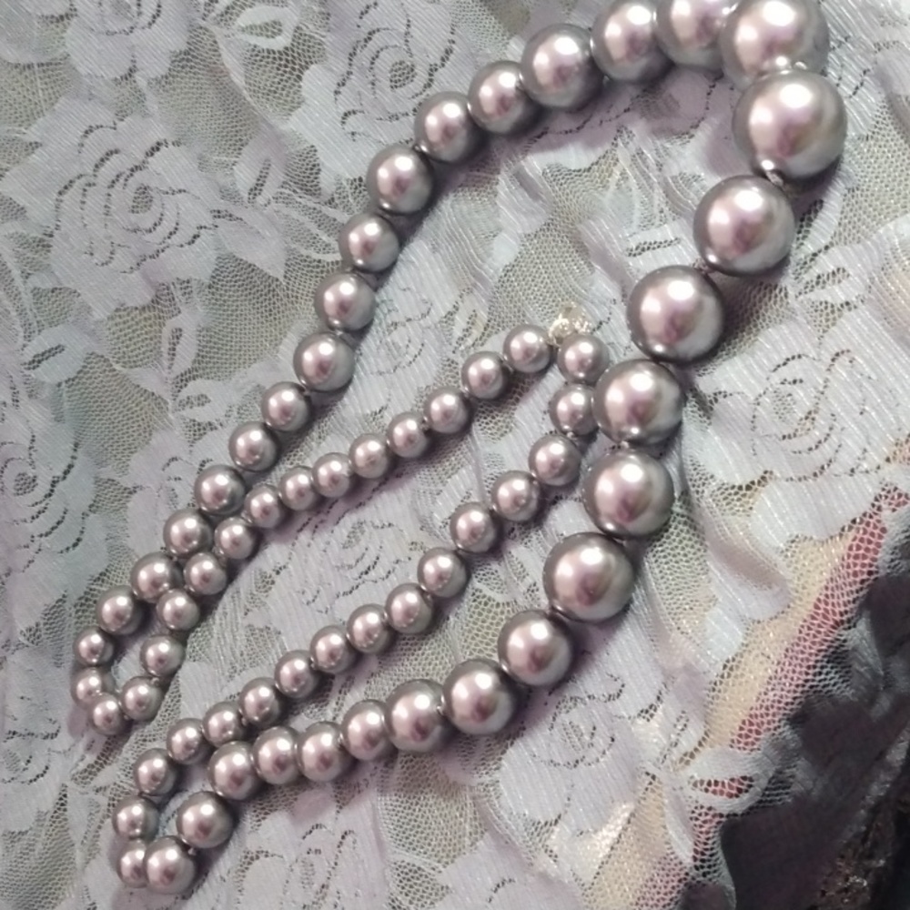Vintage bearing sized silver faux pearl necklace 30 in